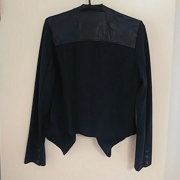 Blazer - Picture 4 of 4